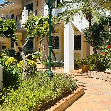 Serinamar Aloha Gardens 2 Bed 2 Bath Peaceful Ground Floor Apartment *